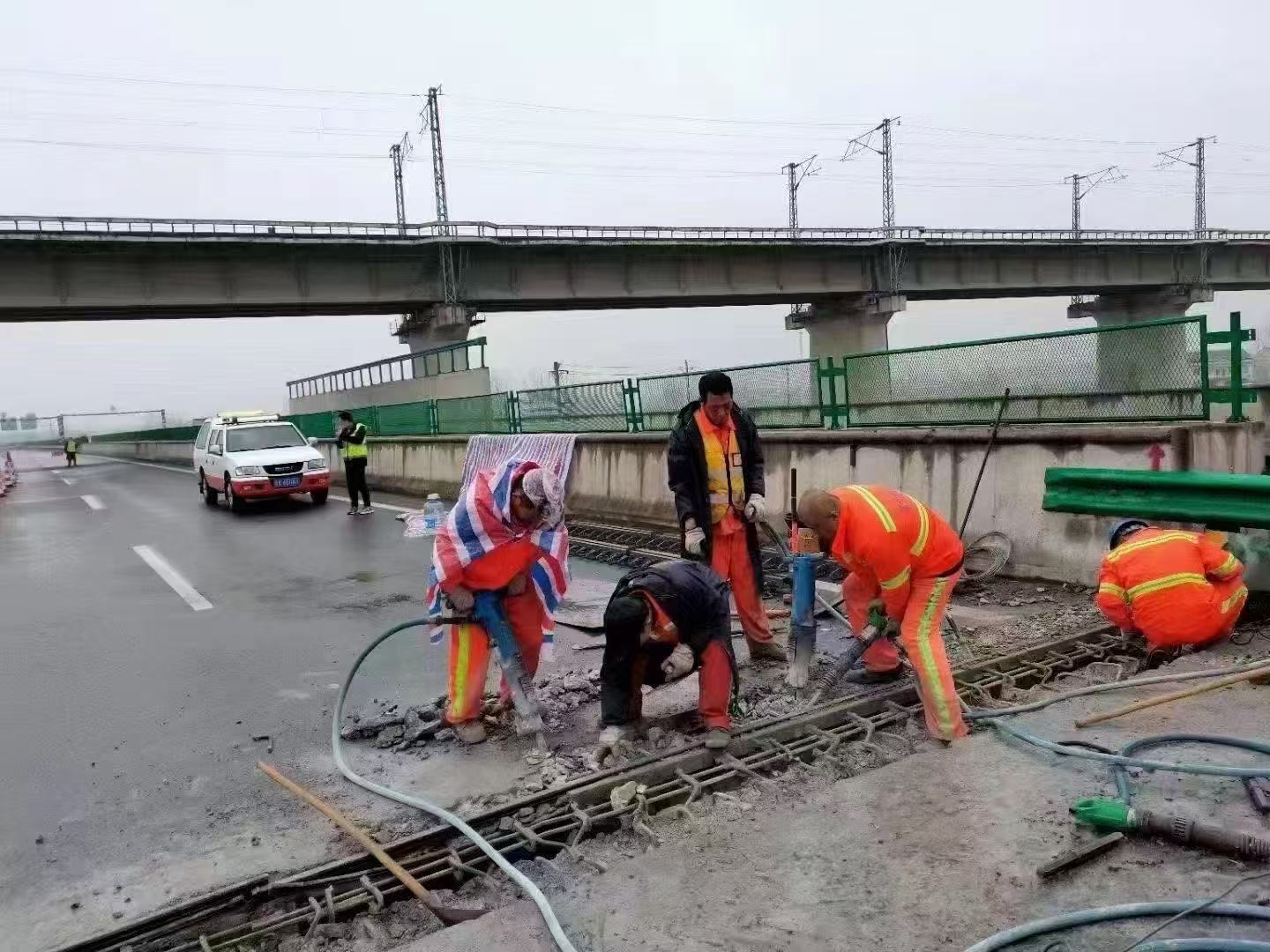 汤旺河桥梁伸缩缝抢修料
